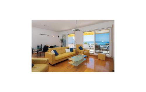 Znjan Apartment | 3 Bedroom Beautiful Apartment In Split