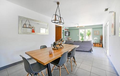 Remoulins House | 3 Bedroom Beautiful Home In Remoulins