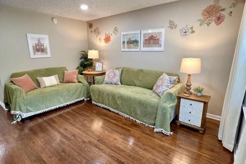 Roanoke House | 3 Bedroom - Boho By the Star - Cozy Home Close to Downtown Roanoke
