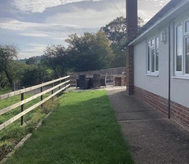 Llanrhaeadr-ym-Mochnant Apartment | 3 Bedroom Bungalow in Llanrhaeadr Ym
