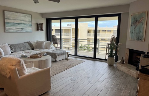 Orchid Island Condo | 3-bedroom condo in peaceful Indian River Shores w/penthouse views sunset/sunrise