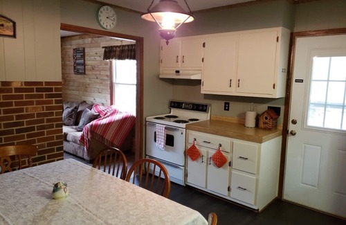 Boone House | 3 Bedroom Cabin, newly renovated.
