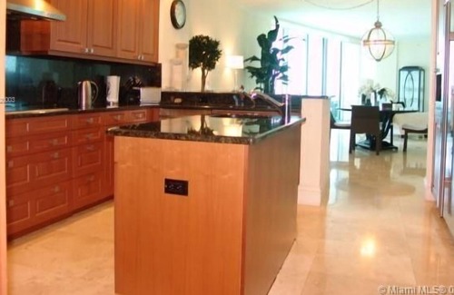 Bal Harbour Condo | 3 Bedroom Condo 68825 by Houzlet