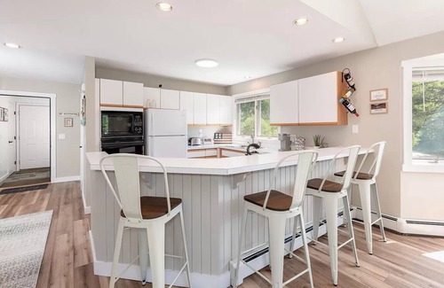 Bretton Woods Condo | 3-bedroom condo in lovely Carroll, just off Omni Mount Washington property