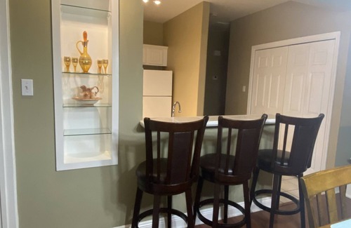 Highlands - Perkins Condo | 3-bedroom condo in pleasant Baton Rouge with swimming pool, fitness equip, WiFi