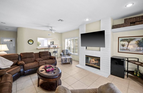 Palm Desert Condo | 3-bedroom condo in charming Palm Desert with WiFi, AC, fitness room
