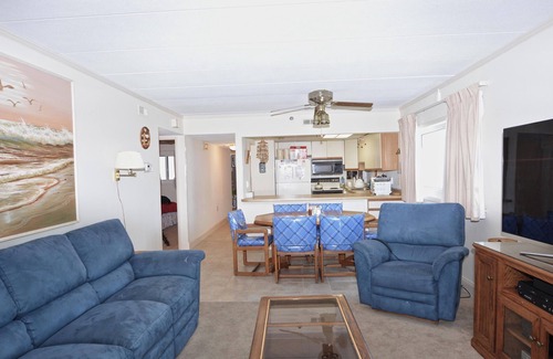 Montego Bay Condo | 3 Bedroom condo located on desirable north end with outdoor pool and view of the beach