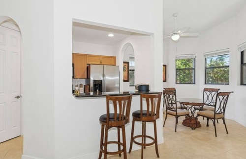 Bonita Springs Condo | 3-bedroom condo in charming Bonita Springs with full amenities!