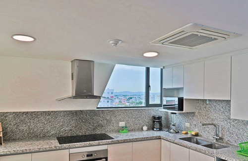 Manta Apartment | 3 Bedroom Condo with amazing ocean view, Poseidon Hotel.