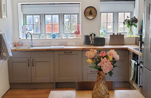 Honiton Cottage | 3 Bedroom Cottage - Hot Tub, Garden, Parking