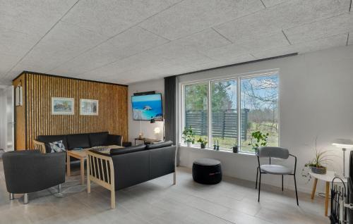 Thyholm House | 3 Bedroom Cozy Home In Thyholm