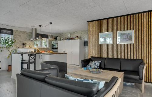 Thyholm House | 3 Bedroom Cozy Home In Thyholm