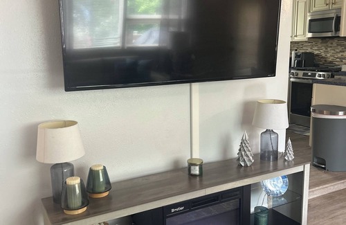Campbell Park Condo | 3 Bedroom - Creek Access Alaskan Blackstone Retreat