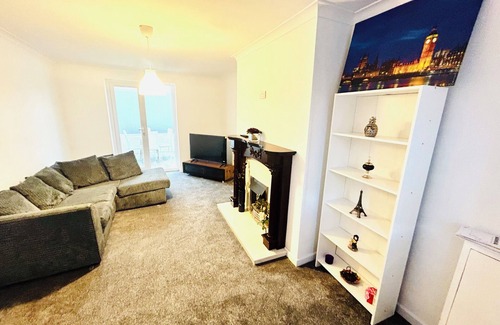 Warmsworth House | 3 Bedroom Deluxe Home In Doncaster
