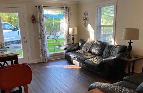 Harbor House House | 3 Bedroom Direct Waterfront Cottage