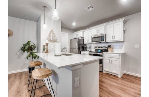 Midwest City House | 3 bedroom duplex close to Tinker