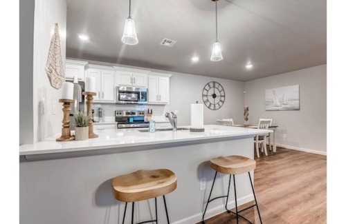 Midwest City House | 3 bedroom duplex close to Tinker