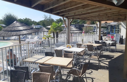 Talmont-Saint-Hilaire House | 3-bedroom mobile home on a 4-star campsite, air conditioning, 2TV, covered terrace