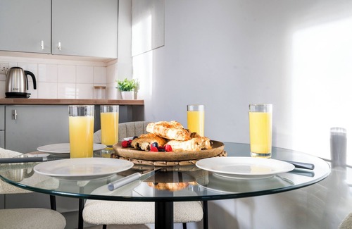 Norbiton House | 3 Bedroom House near central Kingston – London Waterloo in 30 mins