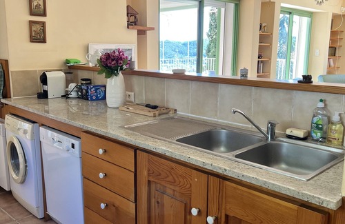 Cessenon-sur-Orb Apartment | 3-bedroom gîte with swimming pool and view of the Orb valley