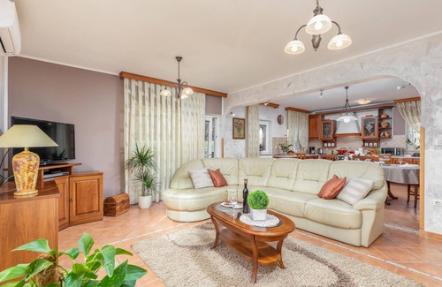 Pula Apartment | 3 bedroom gorgeous apartment in Pula