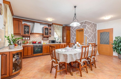 Pula Apartment | 3 bedroom gorgeous apartment in Pula