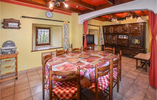 Intres House | 3 Bedroom Gorgeous Home In Intres