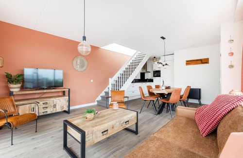 Municipality of Uitgeest House | 3 bedroom gorgeous home in Uitgeest