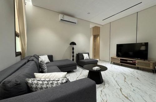 Al Malaz Apartment | 3-Bedroom Ground Floor Apartment - 2B