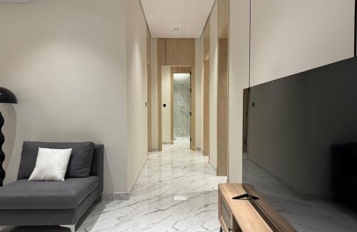 Al Malaz Apartment | 3-Bedroom Ground Floor Apartment - 2B