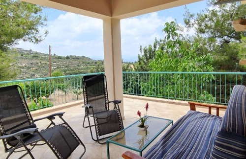 Silikou House | 3 bedroom Guest House, just a few minute to drive to the Troodos Mountains.