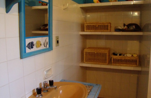 Porto Grande House | 3 bedroom home in front of Meaípe pond - en suite