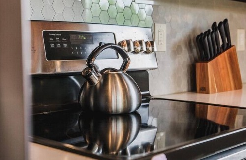 Turnagain House | 3 Bedroom Home sleeps 12