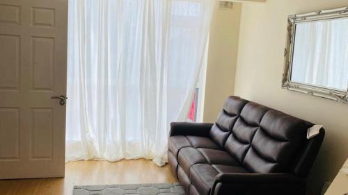 Cobh Apartment | 3 Bedroom Home, Walk to Town