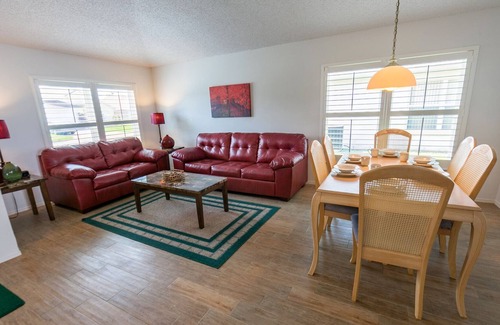 Chatham Park House | 3 bedroom home with everything you need