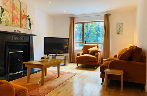 Kenmare House | 3 bedroom home with free wifi close to Kenmare town