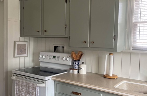 Marion House | 3-bedroom house 2 blocks from MGH on wonderful family-friendly street!