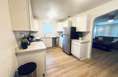 United Central House | 3-bedroom house in beautiful St. Petersburg with WiFi, AC