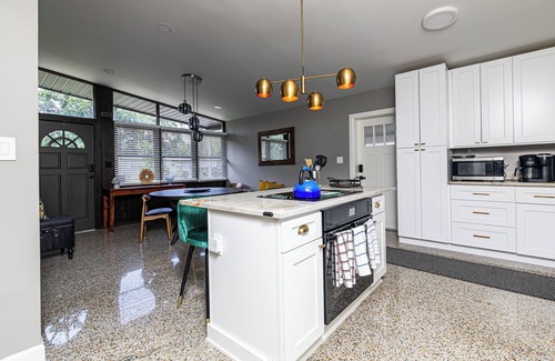 Old Seminole Heights House | 3-bedroom house in fantastic Tampa with WiFi, AC