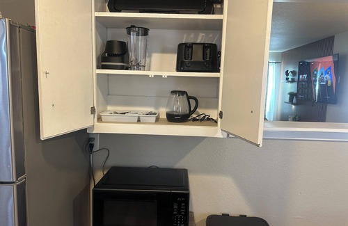 Odessa House | 3-bedroom house in lovely Odessa with WiFi, AC. Enjoyable place to stay.