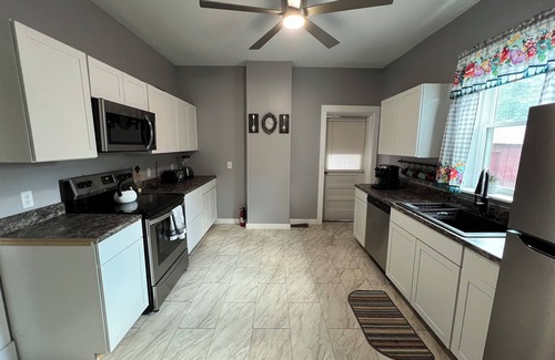 Montgomery House | 3-bedroom house in Montgomery near eats, university, trails, NRG.