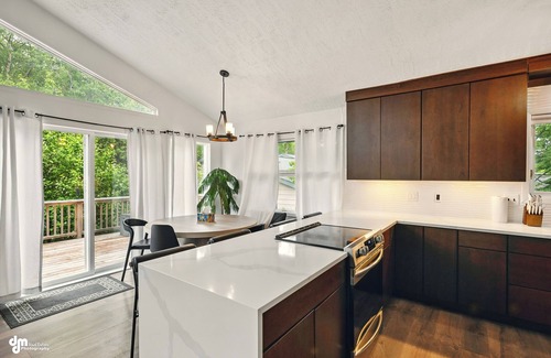 Sand Lake House | 3-bedroom house in marvelous Anchorage with a lake access