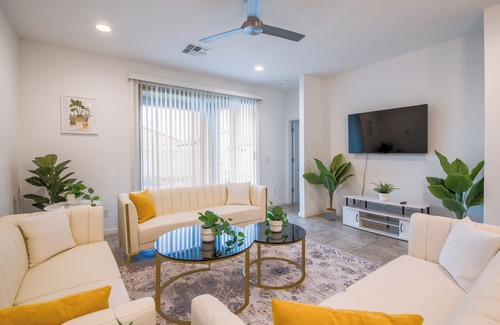 Laveen Village House | 3-bedroom house in marvelous Laveen with WiFi, AC