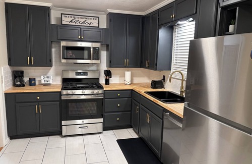 Amarillo House | 3-bedroom house in peaceful Amarillo with WiFi, AC