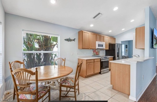 Trafalgar House | 3-bedroom house in Sandoval, Cape Coral's premier gated community!