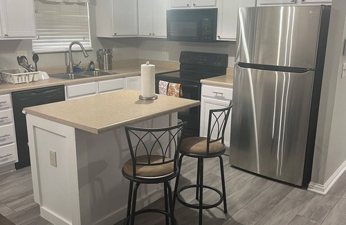 Independence House | 3-bedroom house in charming Independence, KY with AC, WiFi. Enjoy your stay
