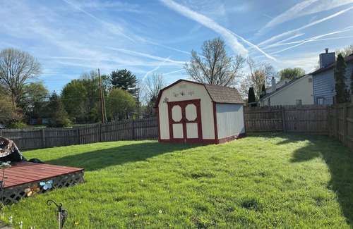 Pike House | 3-bedroom house in Charming House in Indianapolis 15 minutes from the down town