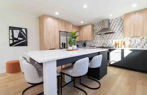 Leimert Park House | 3-bedroom house in fabulous Los Angeles with WiFi, AC