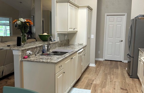 Town Park House | 3-bedroom house in fabulous Port Orange with WiFi, AC & Beautiful screened Pool