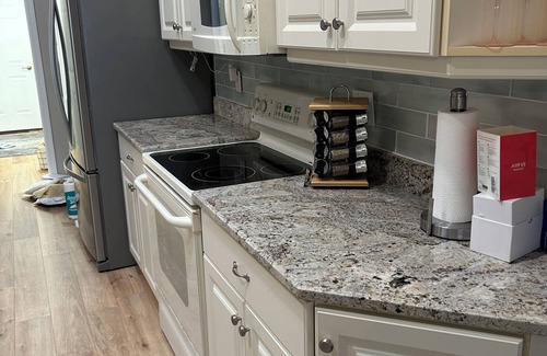 Town Park House | 3-bedroom house in fabulous Port Orange with WiFi, AC & Beautiful screened Pool